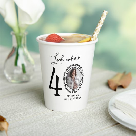 Kijk eens wie 40 is! Foto 40e verjaardag Papieren Bekers (Insitu)