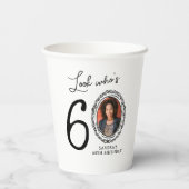 Kijk eens wie 60 is! Foto 60e verjaardag Papieren Bekers (Achterkant)