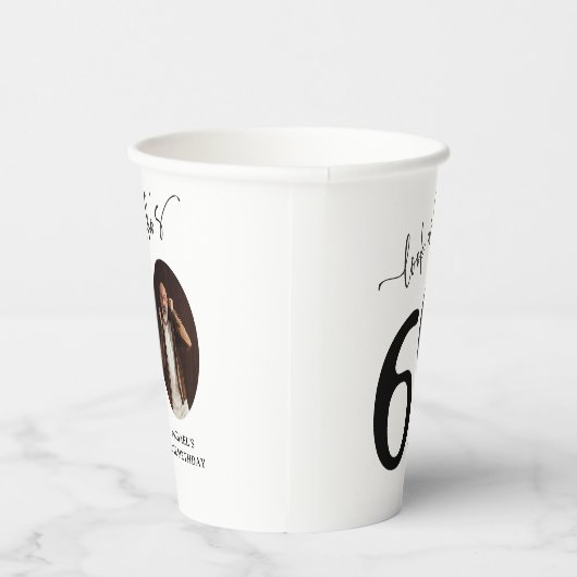 Kijk eens wie 60 is! Moderne foto 60e verjaardag Papieren Bekers (Rechts)