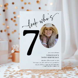 Kijk eens wie 70 is! Moderne foto 70e verjaardag Kaart