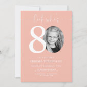 Kijk eens wie 80 is | Roze 80e verjaardag Uitnodig Kaart (Voorkant)