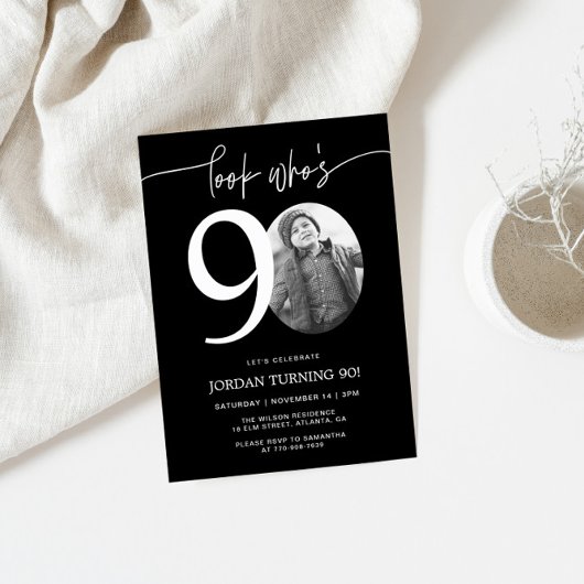 Kijk eens wie 90 is | Zwarte 90e verjaardag Kaart