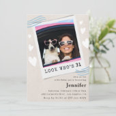 Kijk eens wie er 31e verjaardag uitnodigingen krij (Staand voorkant)