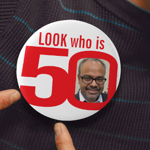 Kijk eens wie er 50 foto's rood en witte speldjes