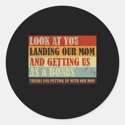 Kijk hoe je onze moeder landt en ons als een jonge ronde sticker (Voorkant)