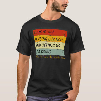 Kijk hoe je onze moeder landt en ons als een jonge t-shirt