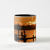 Kijk naar de zon op het meer tweekleurige koffiemok (Center)