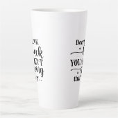 Kijk niet achterom... Latte Mok (Voorkant)