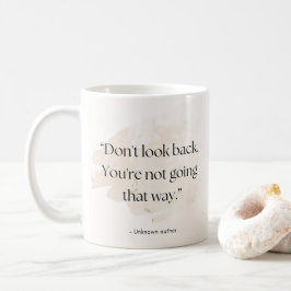 ‘Kijk Niet Omhoog Quote Mok – Voeg Naam Toe