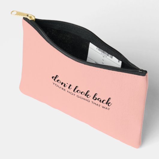 Kijk niet terug | Modern Uplifting Peachy Pink Etui (Open)