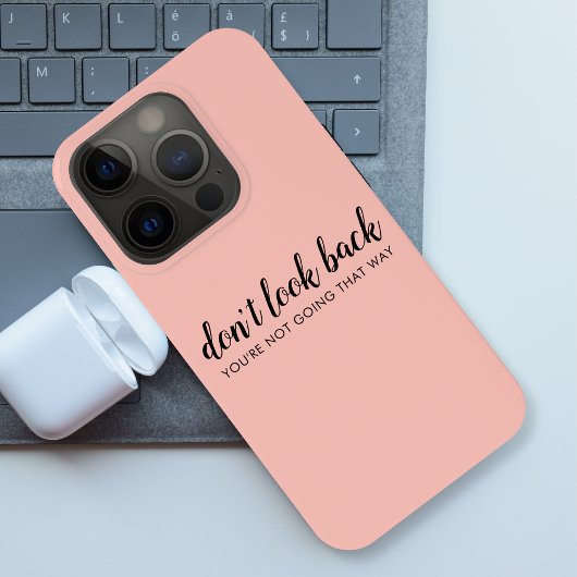 Kijk niet terug | Modern Uplifting Peachy Pink iPhone Hoesje
