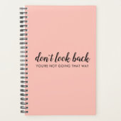 Kijk niet terug | Modern Uplifting Peachy Pink Planner (Voorkant)