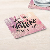 Kijk uit het weekend hier ik kom 2 kartonnen onderzetters (Schuin)