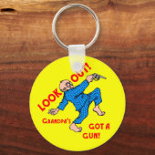 Kijk uit! Opa heeft een Pistool. sleutelhangers. Sleutelhanger (Voorkant)