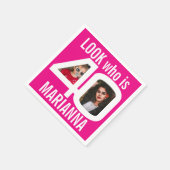 Kijk wie 40e verjaardag 2 foto's wit roze feest servet (Hoek)