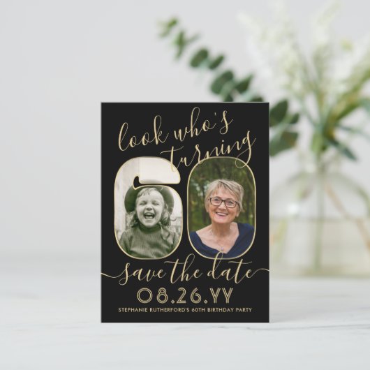 Kijk wie 60 verjaardagsfeestje bewaart de datum 2  aankondigingskaart (Staand voorkant)