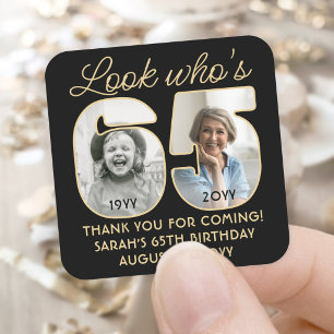 Kijk wie 65 is Zwart & Goud Verjaardagsfeest 2 Fot Vierkante Sticker