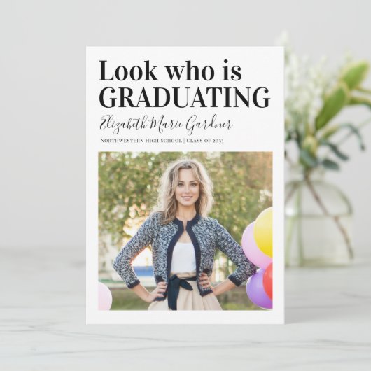 KIJK WIE Afstuderen het Afstuderen van de Foto Aankondiging (Staand voorkant)