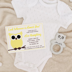 Kijk wie bijna komt! Gele Uil Baby Shower Uitnodi Kaart