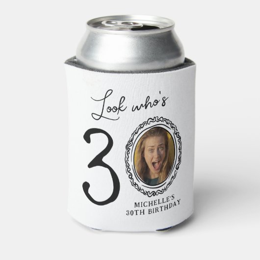 Kijk wie er dertig is Foto 30e verjaardag Blikjeskoeler (Blikje Achterkant)