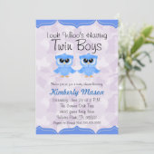 Kijk wie heeft Twin Boys Baby shower Uitnodigen Kaart (Staand voorkant)
