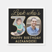 Kijk Wie is 30 Zwart & Goud Gelukkige Verjaardag 2 Servet (Voorkant)