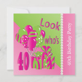 Kijk wie is 40 in roze - 40ste verjaardag uitnodig kaart (Voorkant)