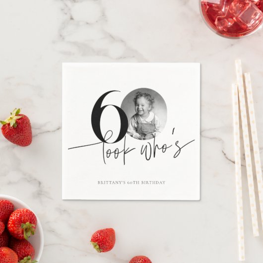 Kijk wie is 60 Grappige Foto Eenvoudige 60e Verjaa Servet (Insitu)