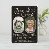 Kijk wie is 60 Zwart & Goud 2 Foto Verjaardagsfees Save The Date (Staand voorkant)