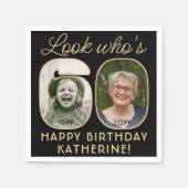 Kijk Wie is 60 Zwart & Goud Gelukkige Verjaardag 2 Servet (Voorkant)