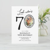 Kijk Wie is 70 foto volwassen verjaardag Kaart (Staand voorkant)
