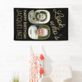 Kijk Wie is 90 Zwart & Goud 2 Foto Verjaardagsfees Spandoek (Insitu)