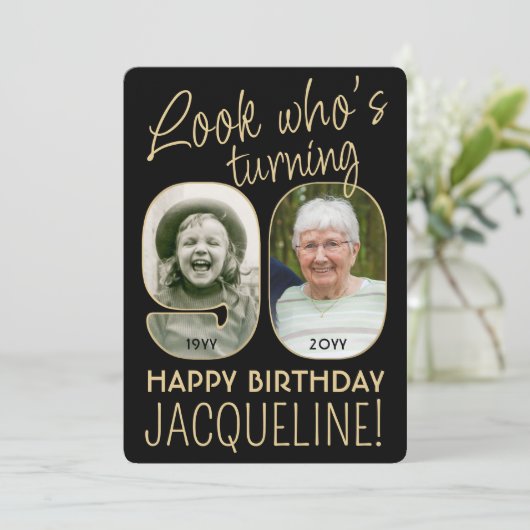 Kijk Wie is 90 Zwart & Goud Verjaardagsfeest 2 Fot Kaart (Staand voorkant)