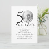 Kijk wie is moderne eenvoudige foto 50ste verjaard kaart (Staand voorkant)