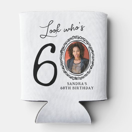 Kijk Wie Zestig Foto 60ste Verjaardag Blikjeskoeler (Achterkant)