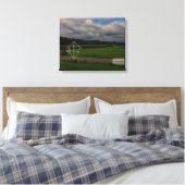 Kijkend naar de heuvels canvas afdruk (Insitu (Slaapkamer))