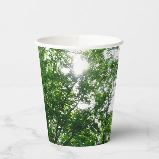 Kijkend omhoog naar de Bomen van de Zomer Papieren Bekers (Links)