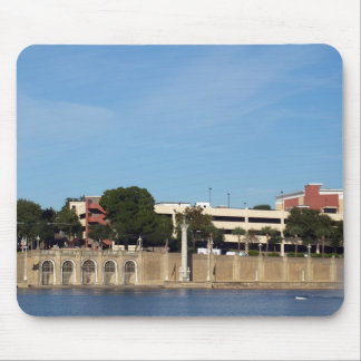kijkend over Lake Mirror Muismat