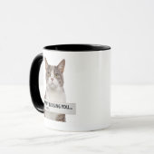 Kijkende kat sarcastische quote minimale kunst mok (Voorkant links)