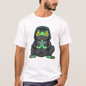 Kikker als Ninja in zwart T-shirt (Voorkant)