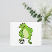 Kikker als voetballer met voetbal briefkaart (Staand voorkant)