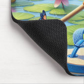 Kikker drijvend op een flip-flop muismat (Hoek)