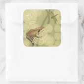 Kikker en dragonfly op waterlilie vierkante sticker (Tas)