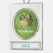 Kikker in groene algen verzilverd banner ornament (Links)