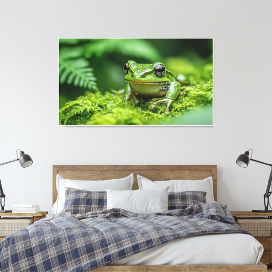 Kikker in nieuw bos Mossy ondergroei Canvas Afdruk (Insitu (Slaapkamer))