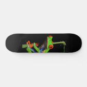 Kikker met rode, verven bomen persoonlijk skateboard (Horizontaal)