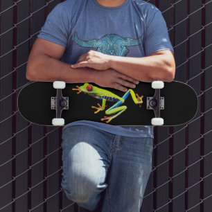Kikker met rode, verven bomen persoonlijk skateboard