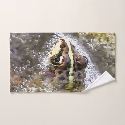 Kikker ondergedompeld in waterbellen en roofbaars bad handdoek (Handdoek)