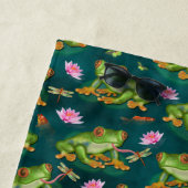 Kikker Tropical Lily Pad Dragonfly Vissen Patroon Strandlaken (In situ)