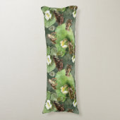 Kikkergroen en witte waterlio's lichaamskussen (Voorkant Verticaal)